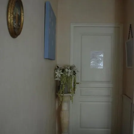 Les Fleurs Frühstückspension 3*