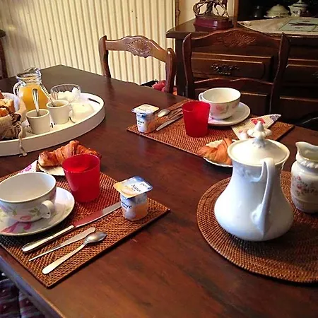 Les Fleurs Bed & Breakfast 3*