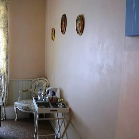 Les Fleurs Bed & Breakfast
