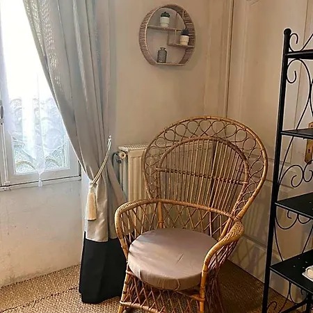 Les Fleurs Bed & Breakfast 3*