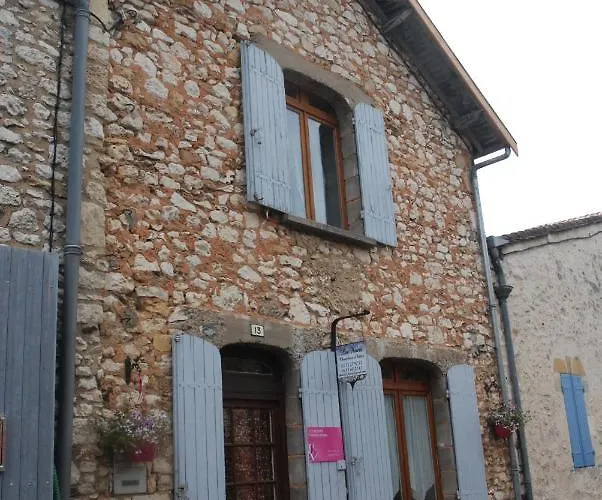 Les Fleurs Bed and Breakfast