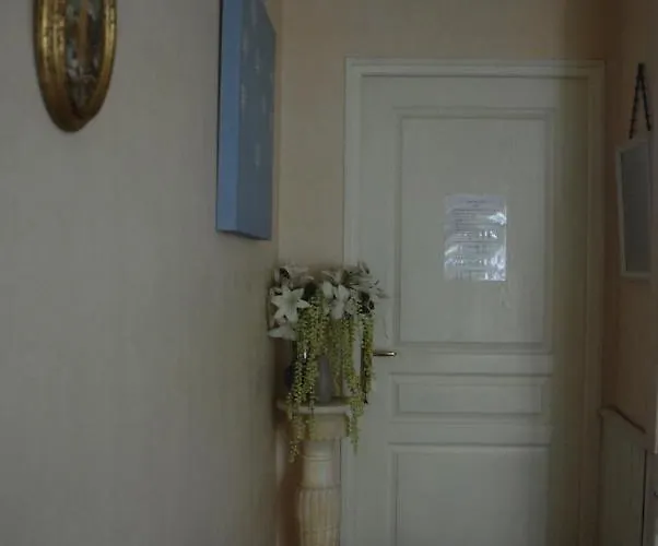 Les Fleurs Frühstückspension 3*